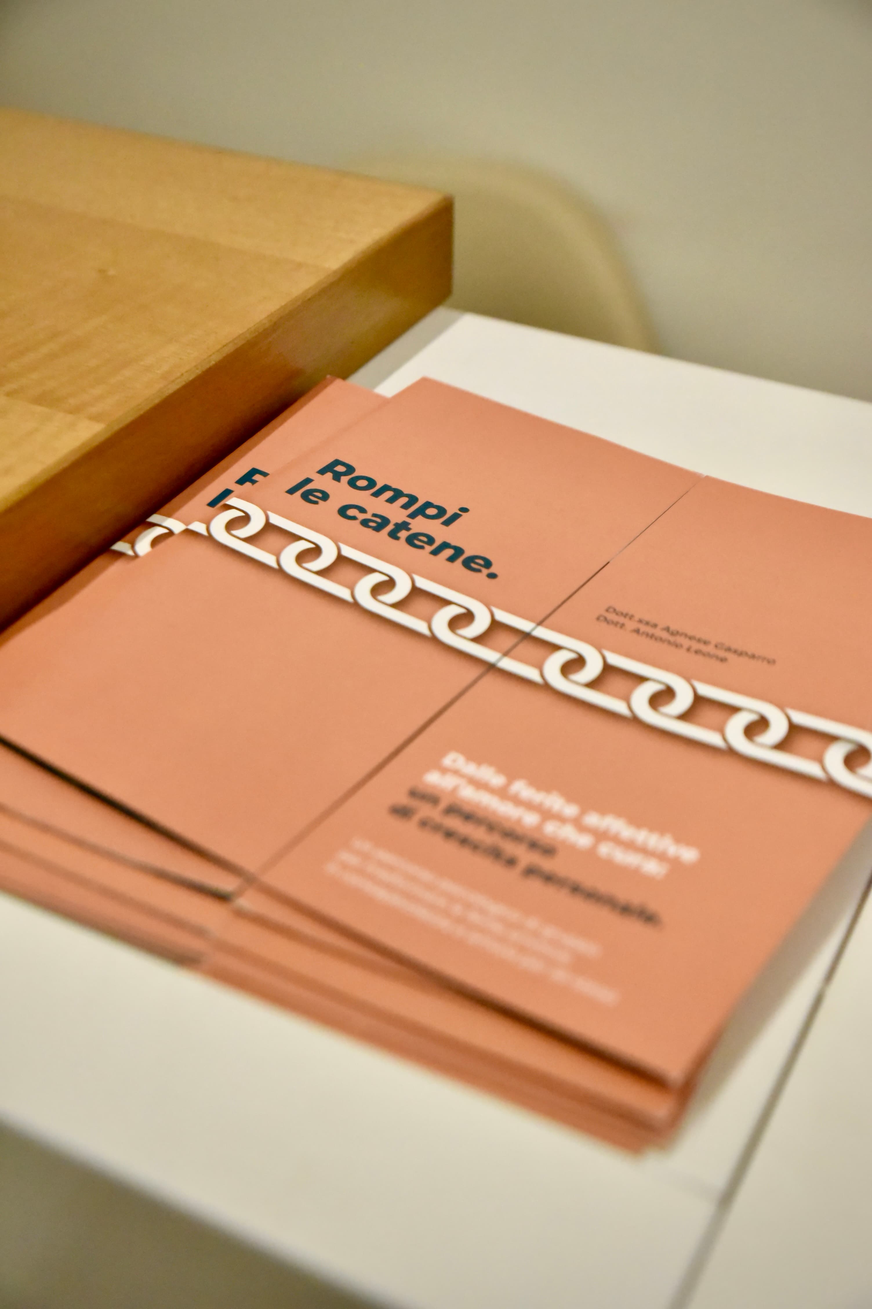 Brochure dello studio - Rompi le catene